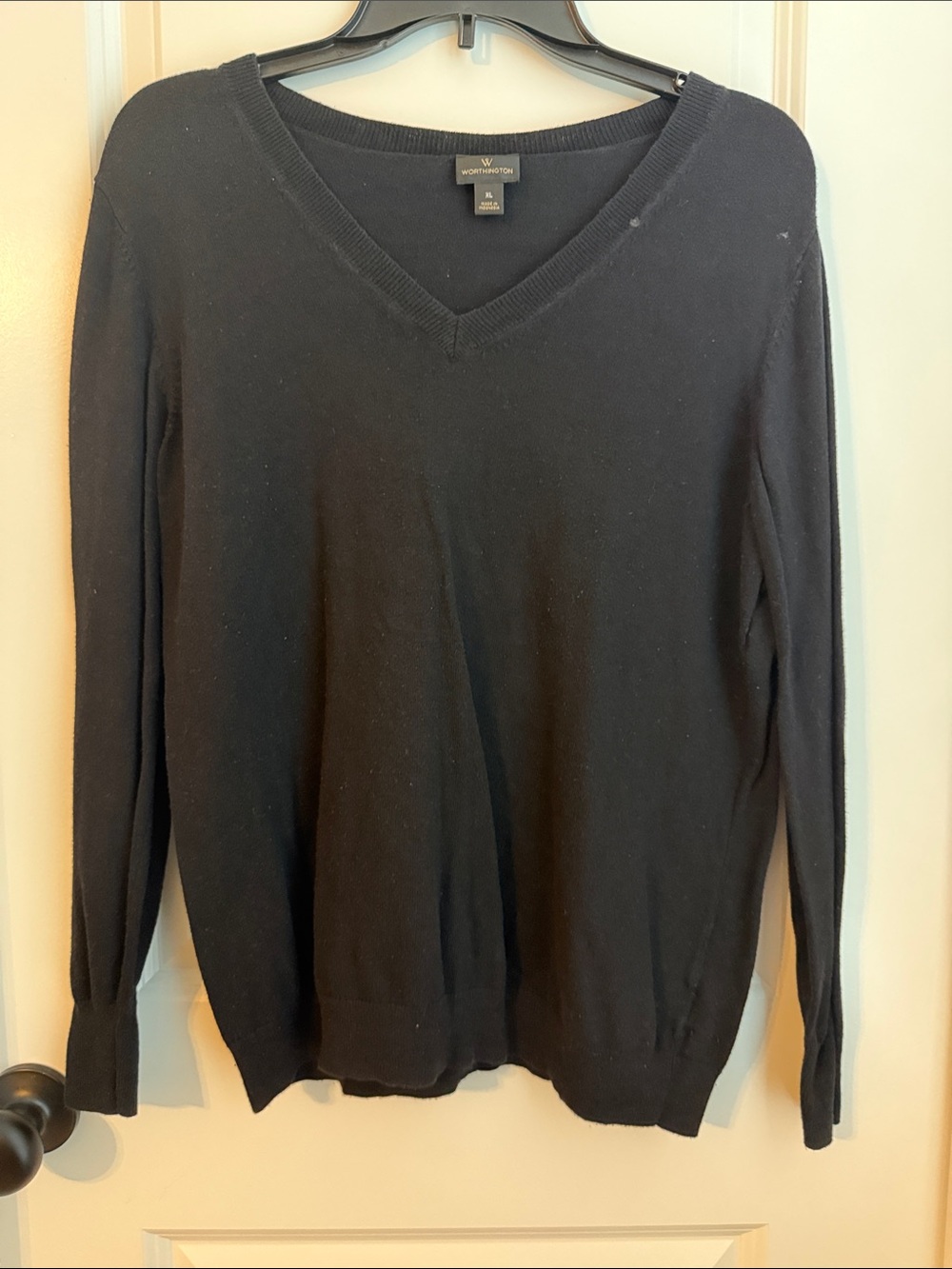 Worthington Black V-Neck Pullovers Sweater